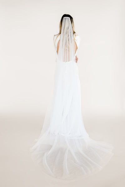 Long bridal veil with unique modern geometric pattern
